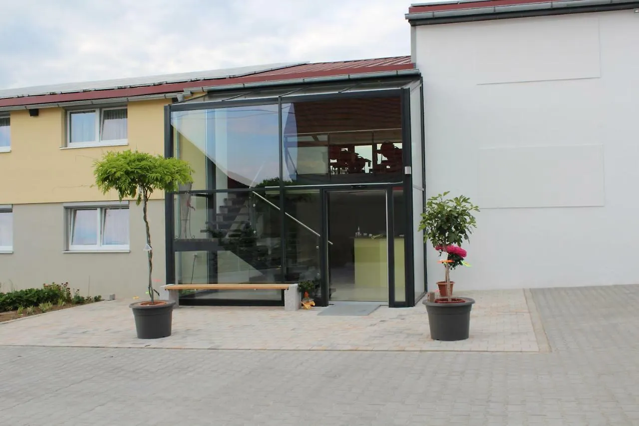Bed & Breakfast Helmers Gaestehaus Gempfing