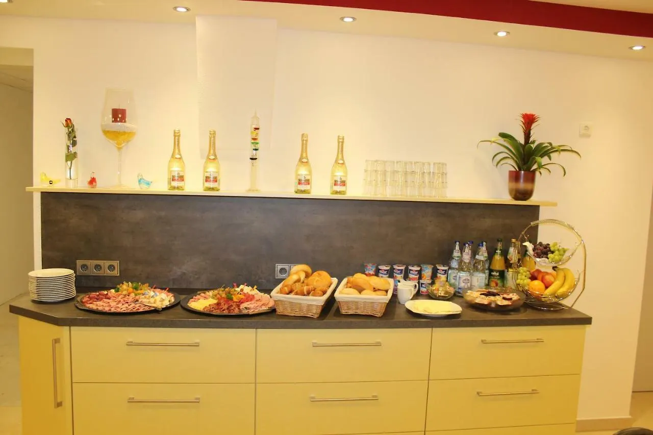 Helmers Gaestehaus Gempfing Bed & Breakfast