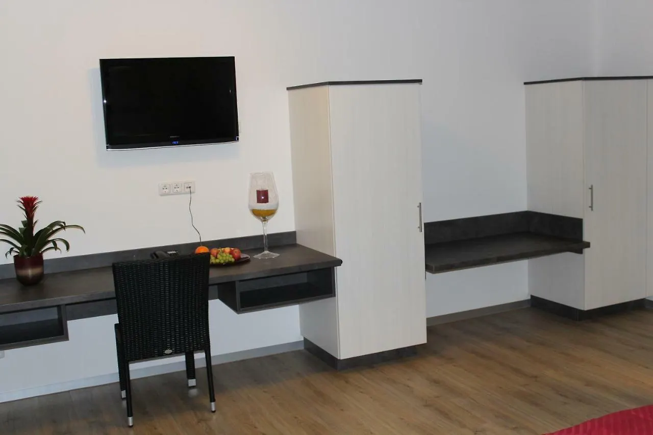 Bed & Breakfast Helmers Gaestehaus Gempfing